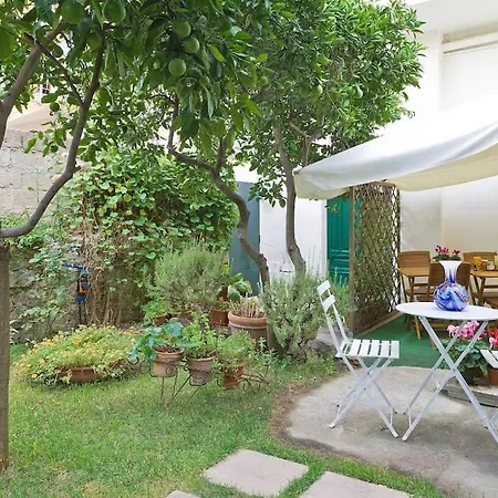 Domo Janas Affittacamere Guesthouse 3*