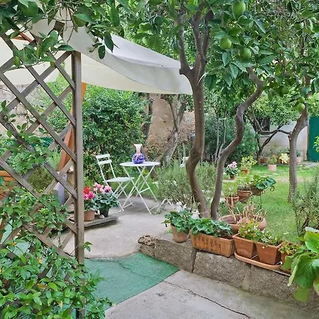 Domo Janas Affittacamere Guesthouse 3*