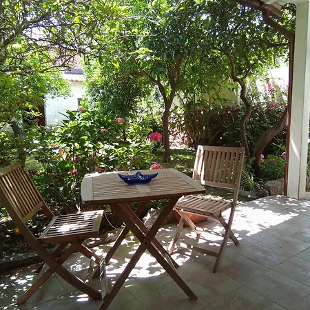 Domo Janas Affittacamere Guesthouse