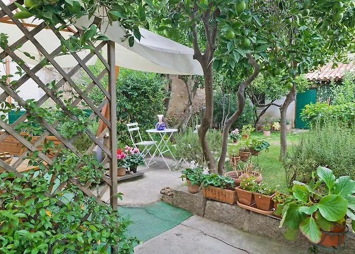 Domo Janas Affittacamere Guesthouse 3*